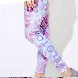 Terez x Peloton Size Medium• Geo Dye Leggings Spellout On Leg 26.5 Inch Gym Yoga